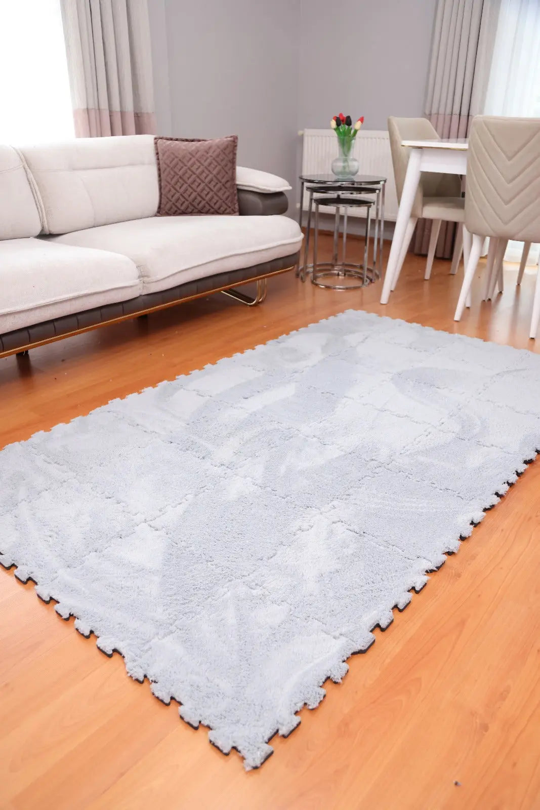 🤍 DECOZEYN Açık Gri Rengi Lüks Pelüş Kadife Puzzle Halı | Yumuşak Doku, Modüler Yapı | Salon, Oturma Odası ve Yatak Odası Decozeyn