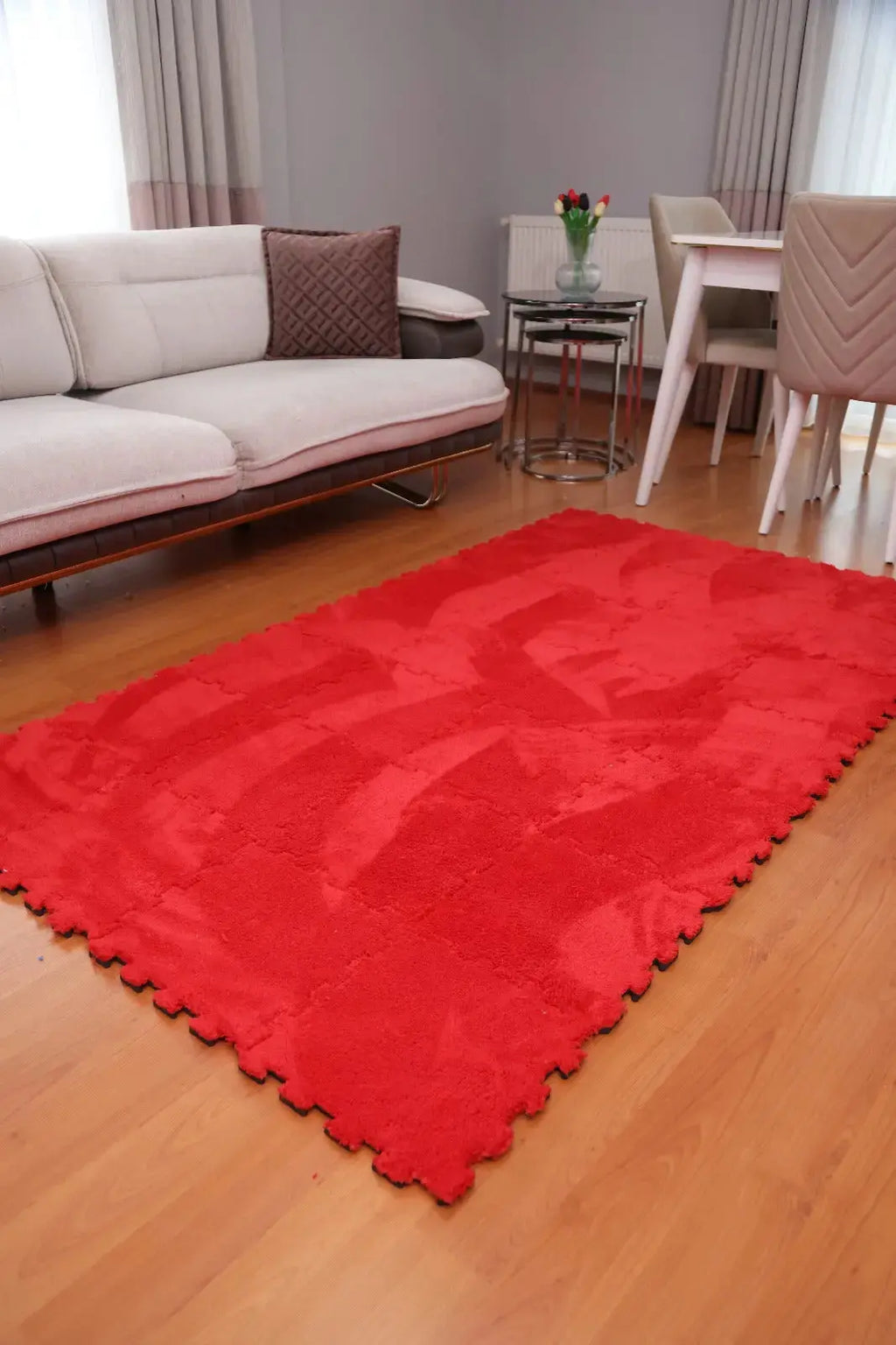 🔴 DECOZEYN 1 Metrekare Kırmızı ve Beyaz Kombin Dama Desenli Lüks Pelüş Kadife Puzzle Halı | Modüler & Yıkanabilir | Salon, Yatak Odası Zemin Decozeyn