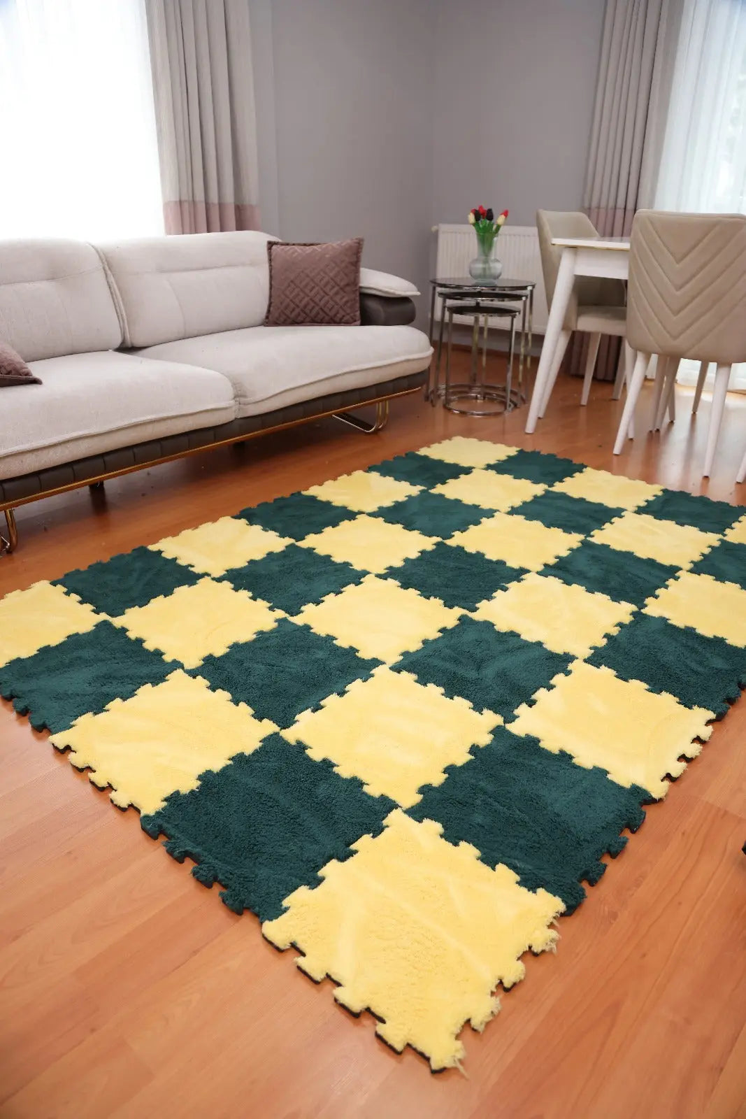 🟢🟡 DECOZEYN 1 Metrekare Sarı ve Koyu Yeşil Kombin Dama Desenli Lüks Pelüş Kadife Puzzle Halı | Modüler & Yıkanabilir | Salon, Yatak Odası Zemin Decozeyn