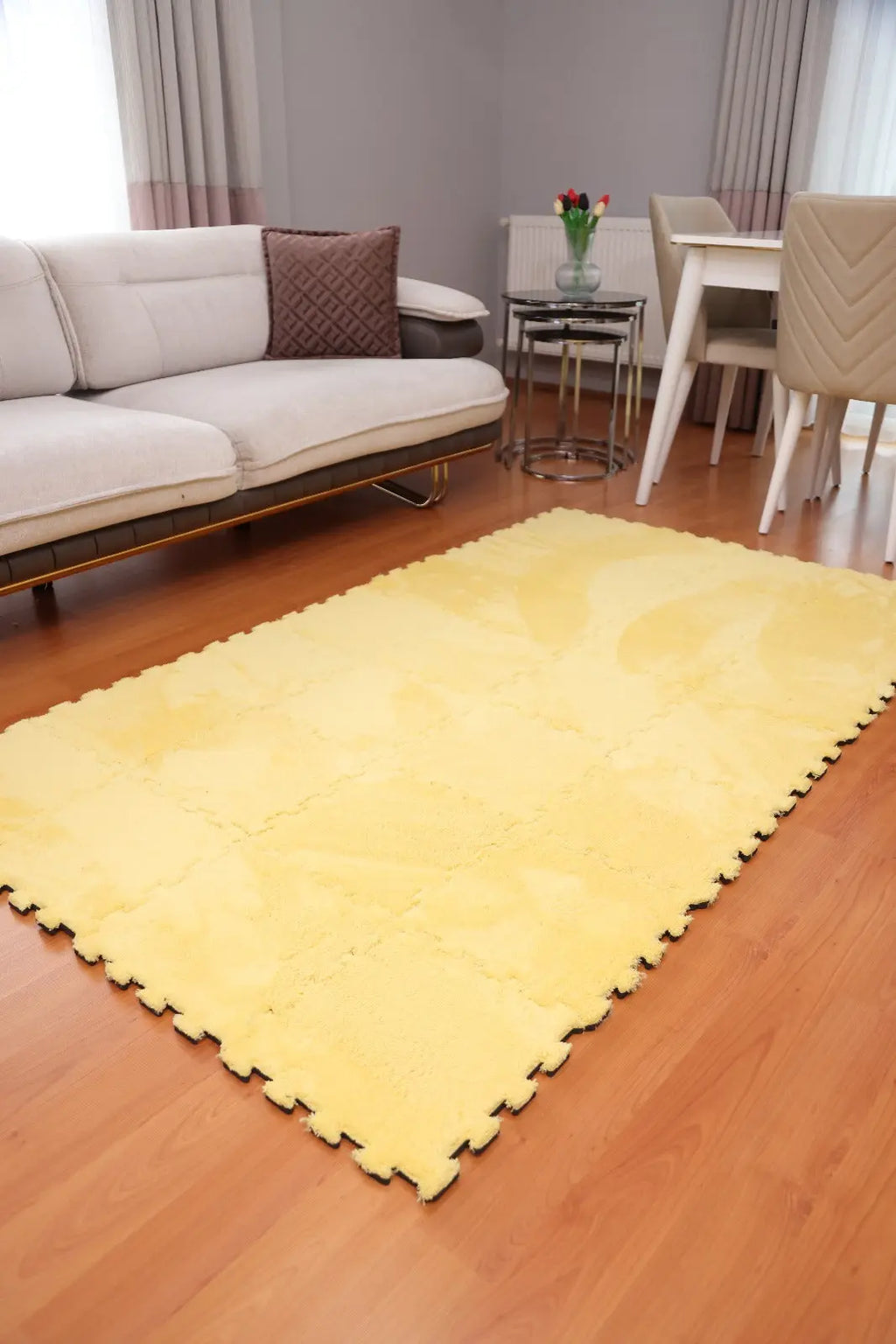 💛 DECOZEYN Açık Sarı Rengi Lüks Pelüş Kadife Puzzle Halı | Yumuşak Doku, Modüler Yapı | Salon, Oturma Odası ve Yatak Odası Decozeyn